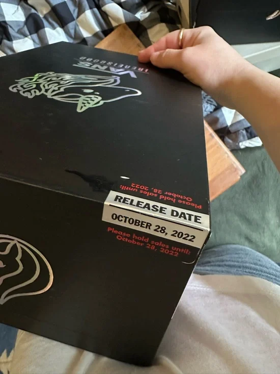 Vans Slip-On Fuzzy Black & Purple Sherpa Irene is Good Collab - Picture 5 of 7